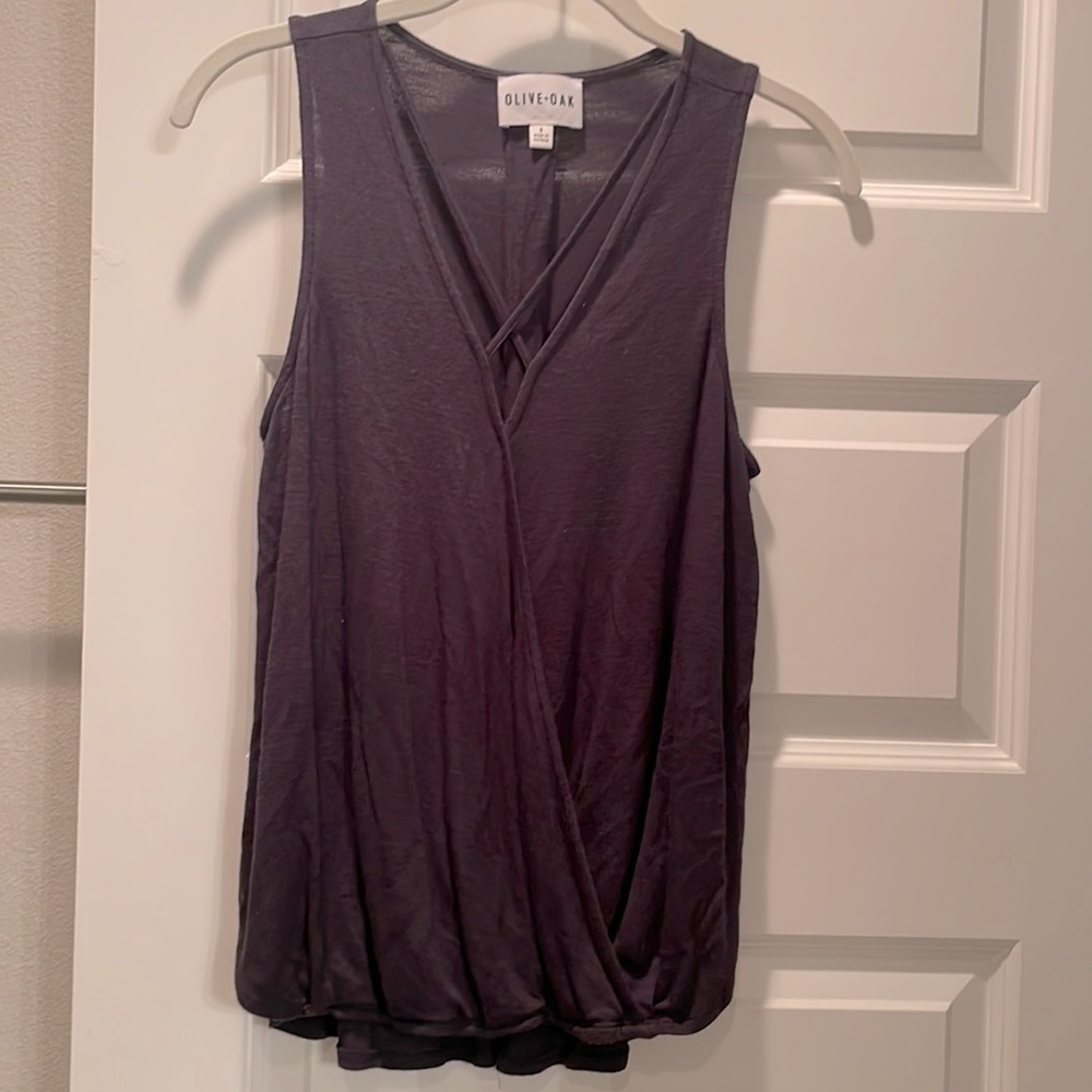 Olive & Oak sleeveless top